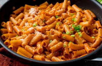 Gochujang Pasta {Creamy & Spicy}